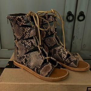Freebird Ceasar Snakeskin Print Leather Gladiator Sandals Size 8